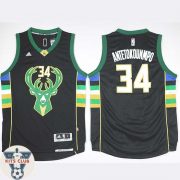 MILWAUKEE01_YANNIS_1 MILWAUKEE01_YANNIS_1