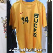 ANTETOKOUNMPO-YELLOW-web-01 ANTETOKOUNMPO-YELLOW-web-01