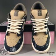 SB-DUNK-LOW-TRAVIS-SCOTT-web-03
