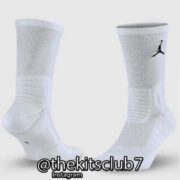 JORDAN-ULTIMATE-FLIGHT-CREW-WHITE-web-01