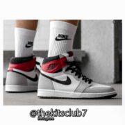 AJ1-HIGH-LIGHT-SMOKE-GREY-web-02