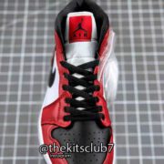 AJ1-MID-CHICAGO-BLACK-TOE-web-04