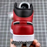 AJ1-MID-CHICAGO-BLACK-TOE-web-05