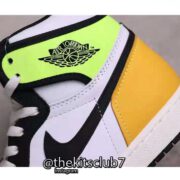 AJ1-VOLT-GOLD-web-06