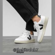 VEJA-V-10-WHITE-BLACK-web-06 VEJA-V-10-WHITE-BLACK-web-06