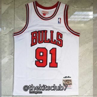 גופיית כדורסל MITCHELL&NESS BULLS WHITE RODMAN. משלוח חינם